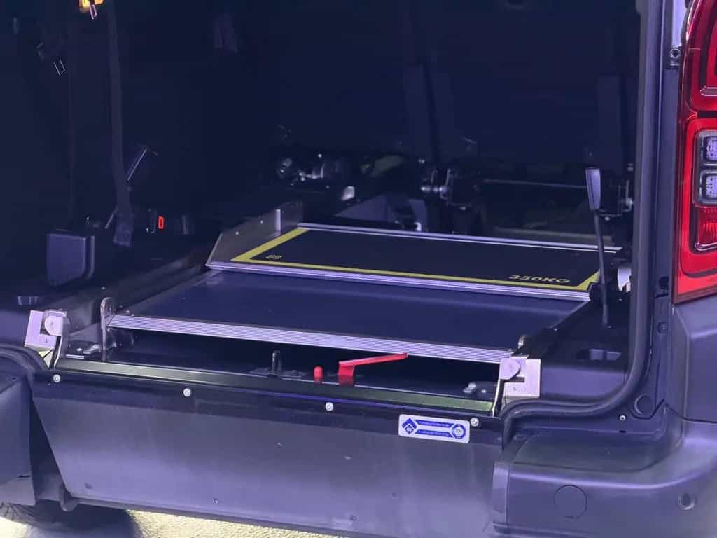 Citroën Berlingo Shine XL - Behindertengerecht-Rampe- 09/2020-photo-16