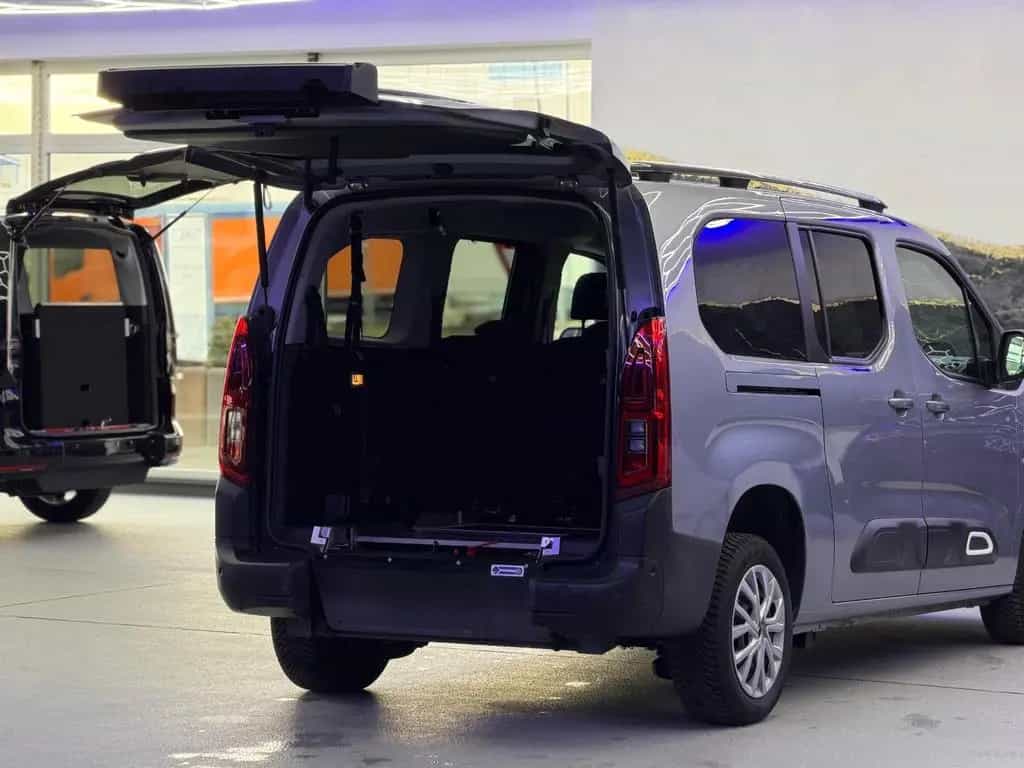 Citroën Berlingo Shine XL - Behindertengerecht-Rampe- 09/2020-photo-17