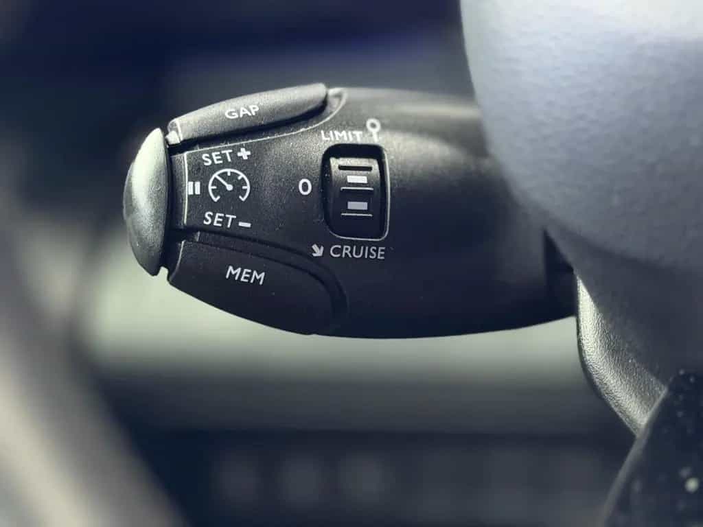 Citroën Berlingo Shine XL - Behindertengerecht-Rampe- 09/2020-photo-22