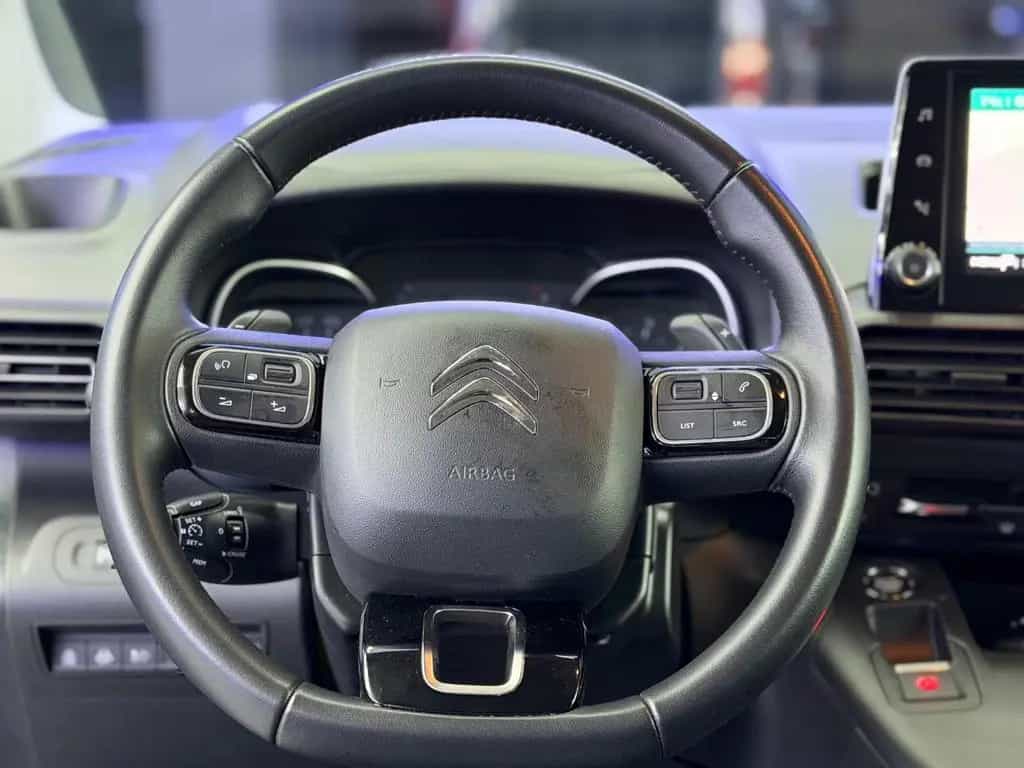 Citroën Berlingo Shine XL - Behindertengerecht-Rampe- 09/2020-photo-27