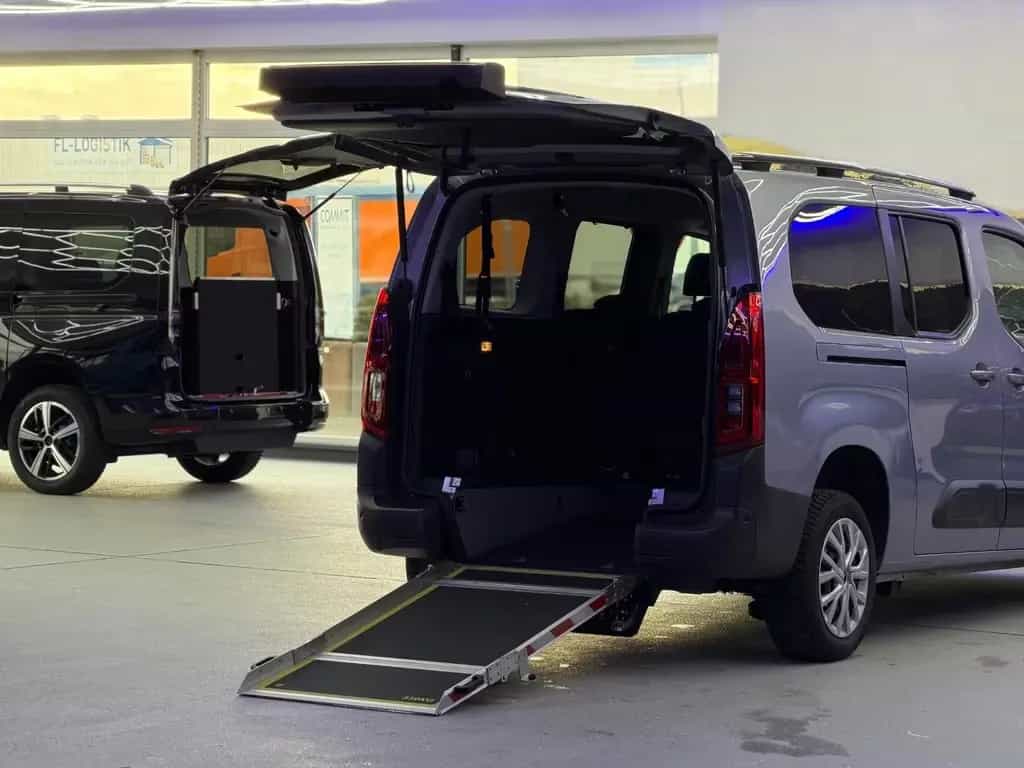 Citroën Berlingo Shine XL - Behindertengerecht-Rampe- 09/2020-photo-8