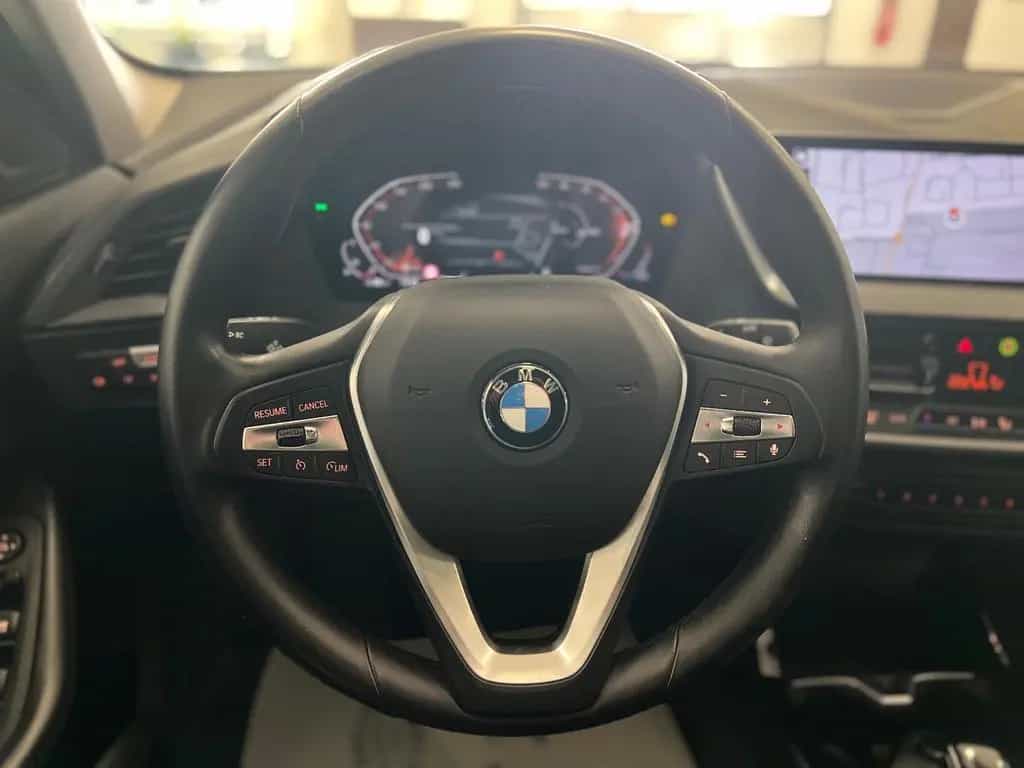 BMW 1 Series 118i Advantage Aut/Navi/Panorama/LED/Hi-Fi 10/2022-photo-16