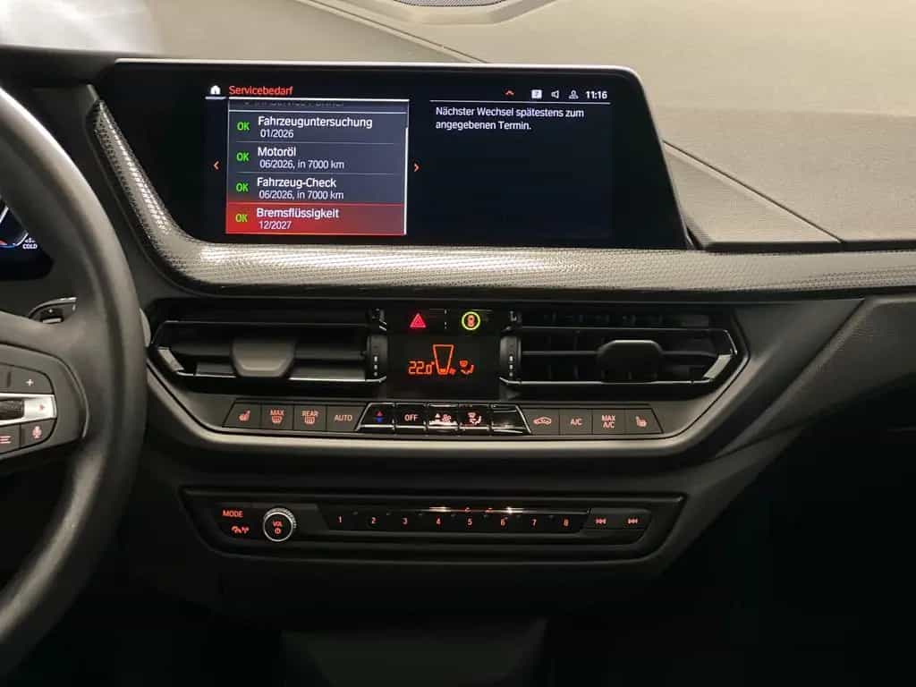 BMW 1 Series 118i Advantage Aut/Navi/Panorama/LED/Hi-Fi 10/2022-photo-18