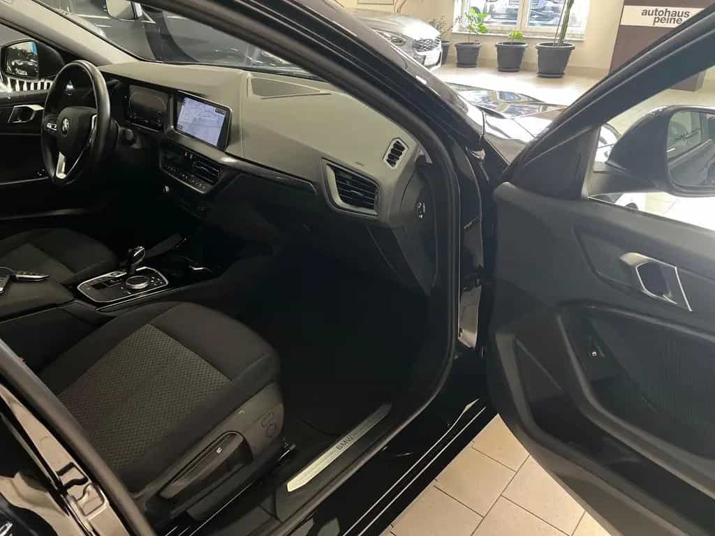 BMW 1 Series 118i Advantage Aut/Navi/Panorama/LED/Hi-Fi 10/2022-photo-23