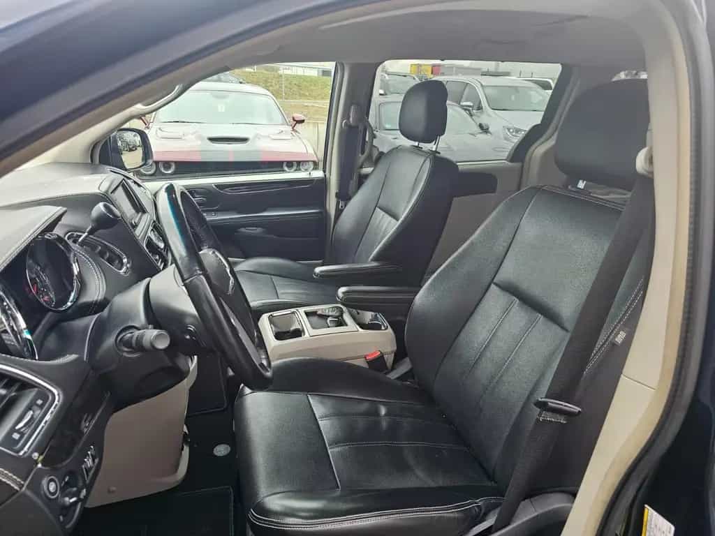 Chrysler Grand Voyager Town & Country -LPG 05/2016-photo-12