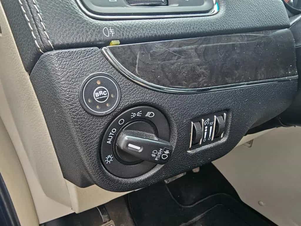 Chrysler Grand Voyager Town & Country -LPG 05/2016-photo-16