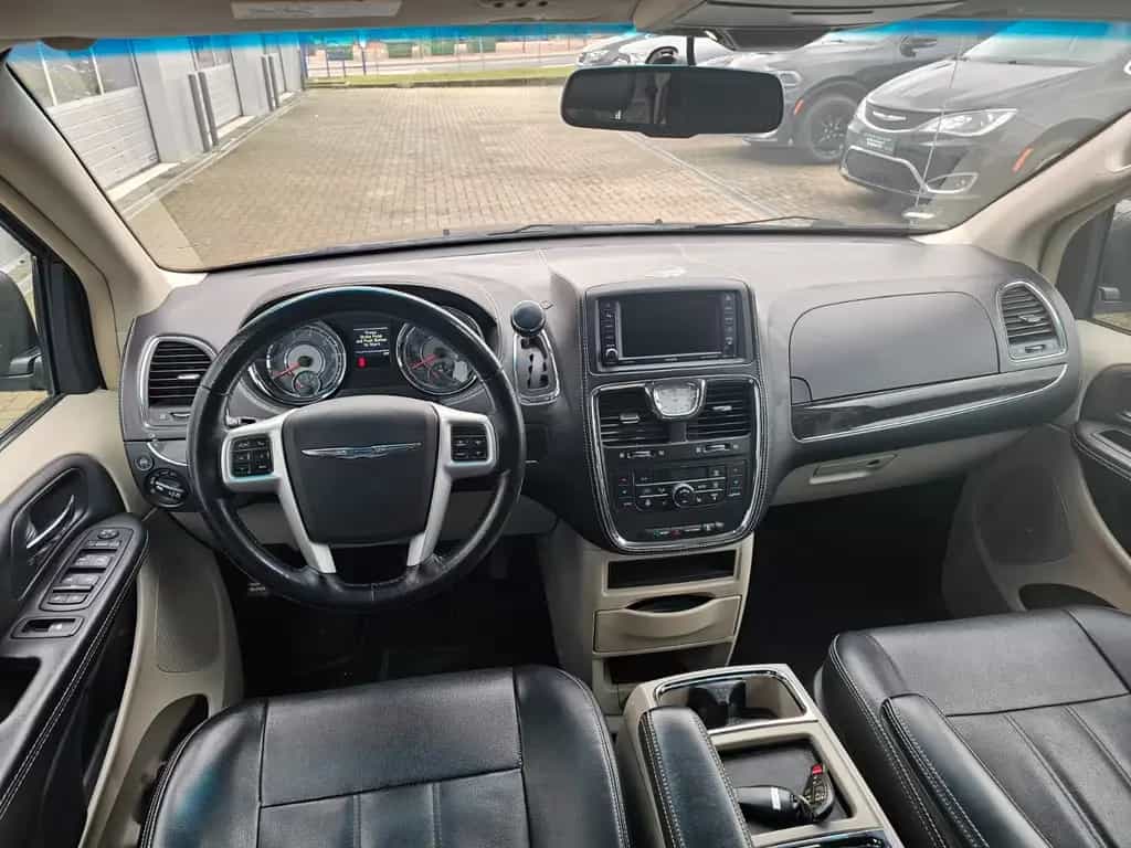 Chrysler Grand Voyager Town & Country -LPG 05/2016-photo-6