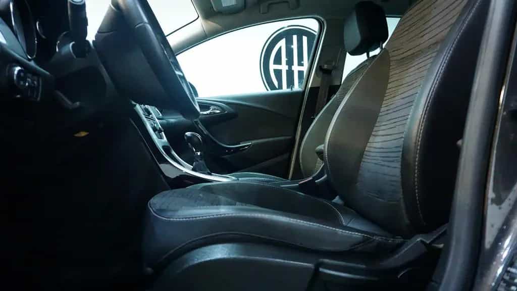 Opel Astra J Sports Tourer *SHZ*Tempomat*Lenkr.HZ 04/2015-photo-15
