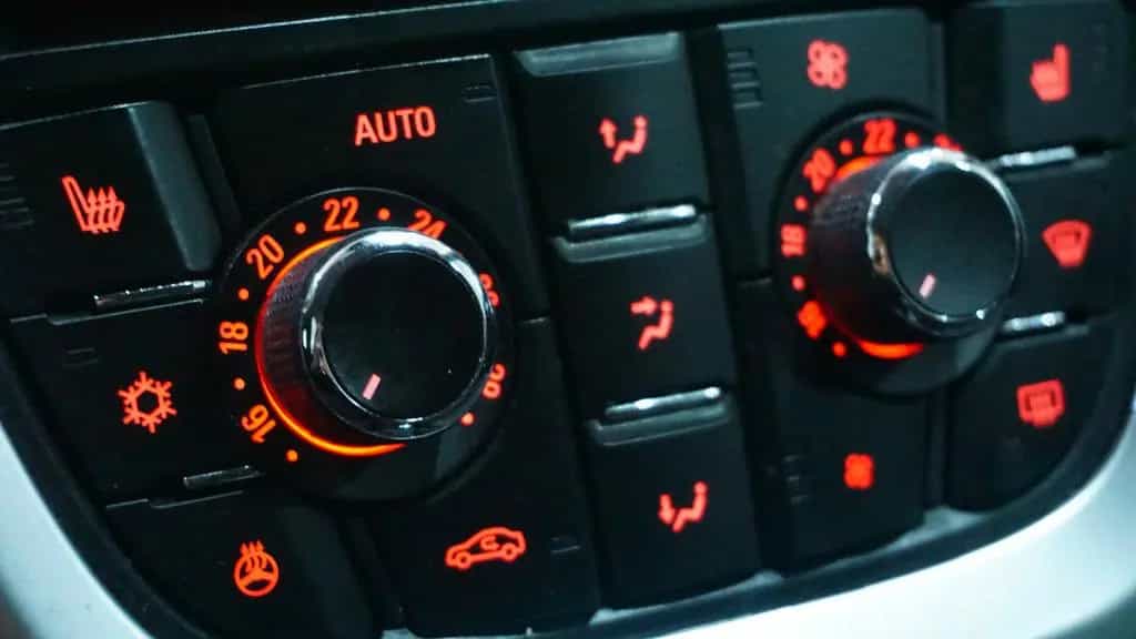 Opel Astra J Sports Tourer *SHZ*Tempomat*Lenkr.HZ 04/2015-photo-19
