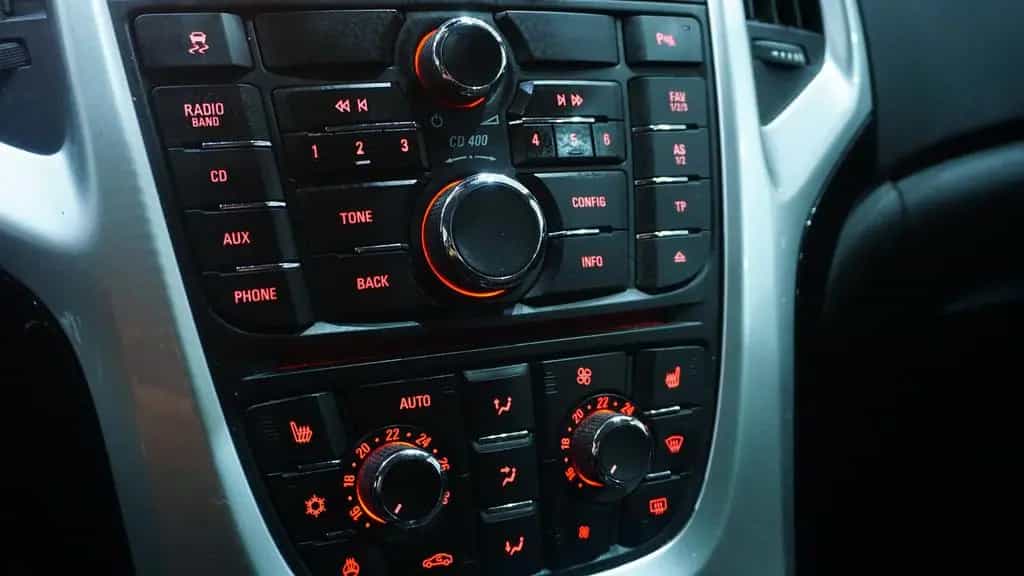 Opel Astra J Sports Tourer *SHZ*Tempomat*Lenkr.HZ 04/2015-photo-20