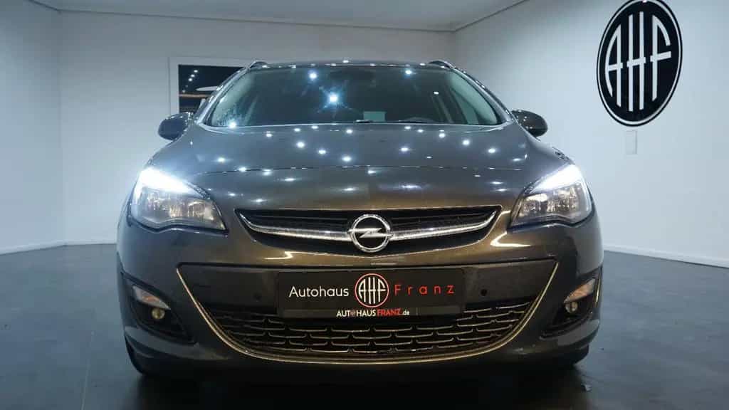 Opel Astra J Sports Tourer *SHZ*Tempomat*Lenkr.HZ 04/2015-photo-8