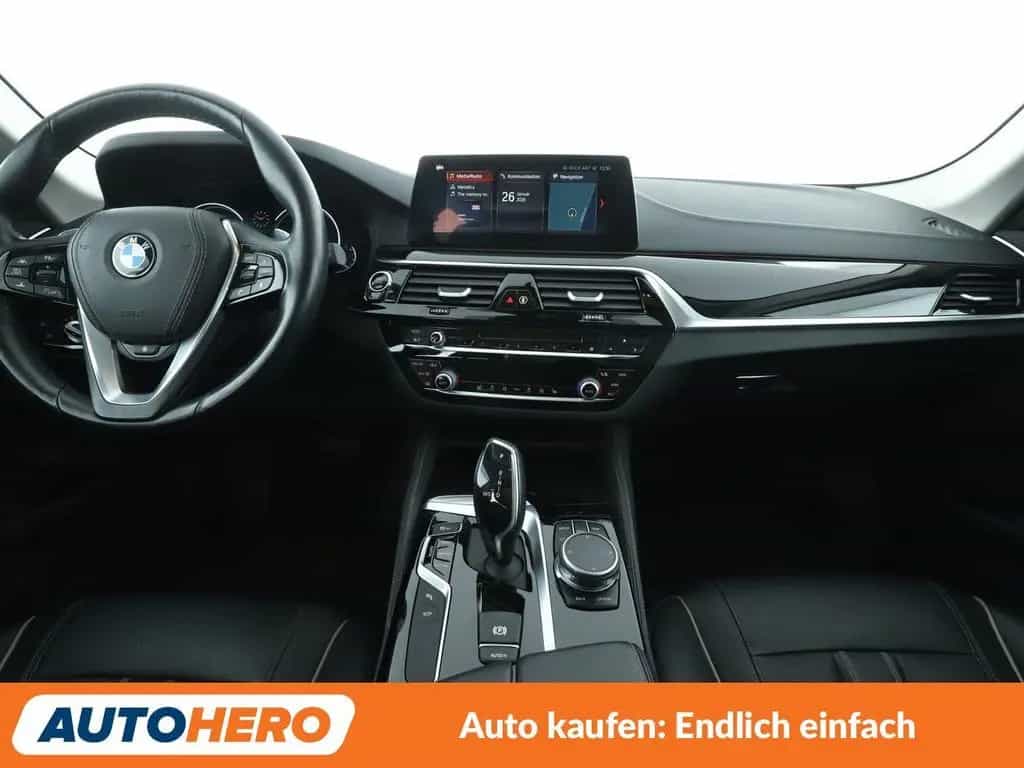 BMW 5 Series 530i Luxury Line Aut.*NAVI*LED*ACC*HUD*360° 02/2018-photo-11