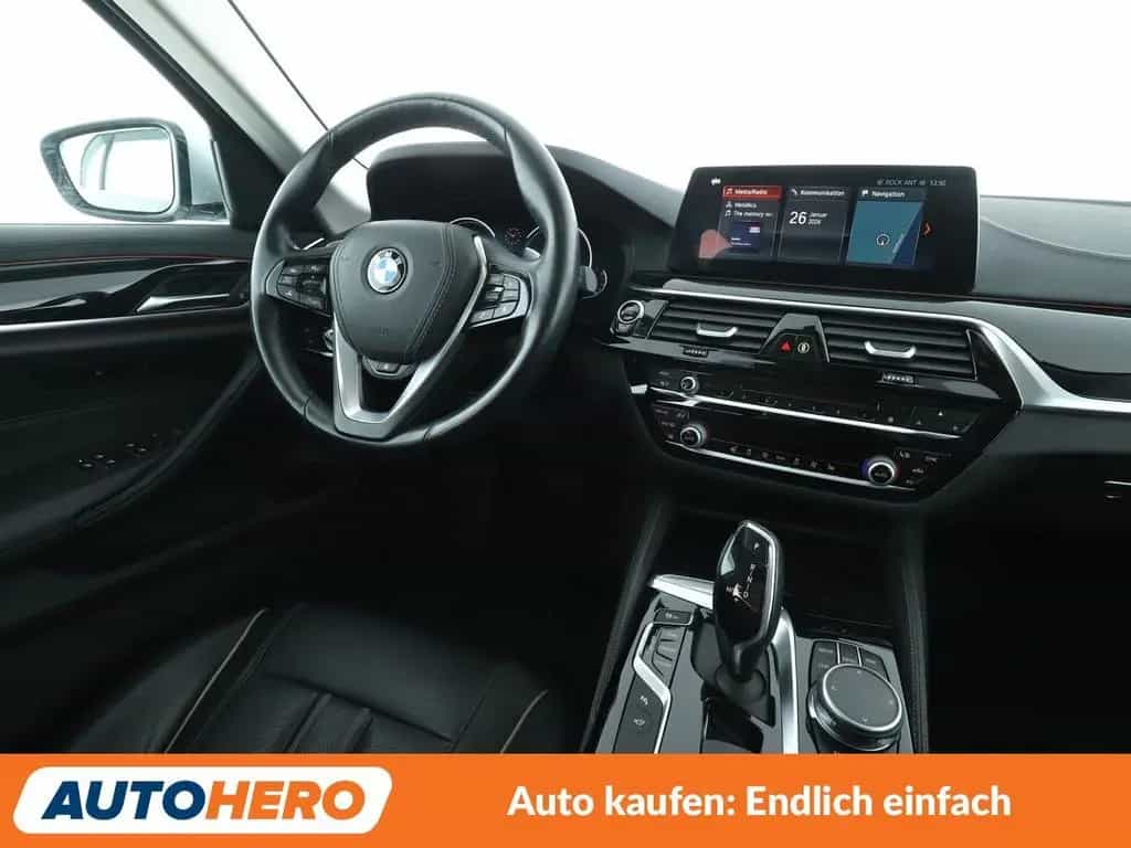 BMW 5 Series 530i Luxury Line Aut.*NAVI*LED*ACC*HUD*360° 02/2018-photo-12