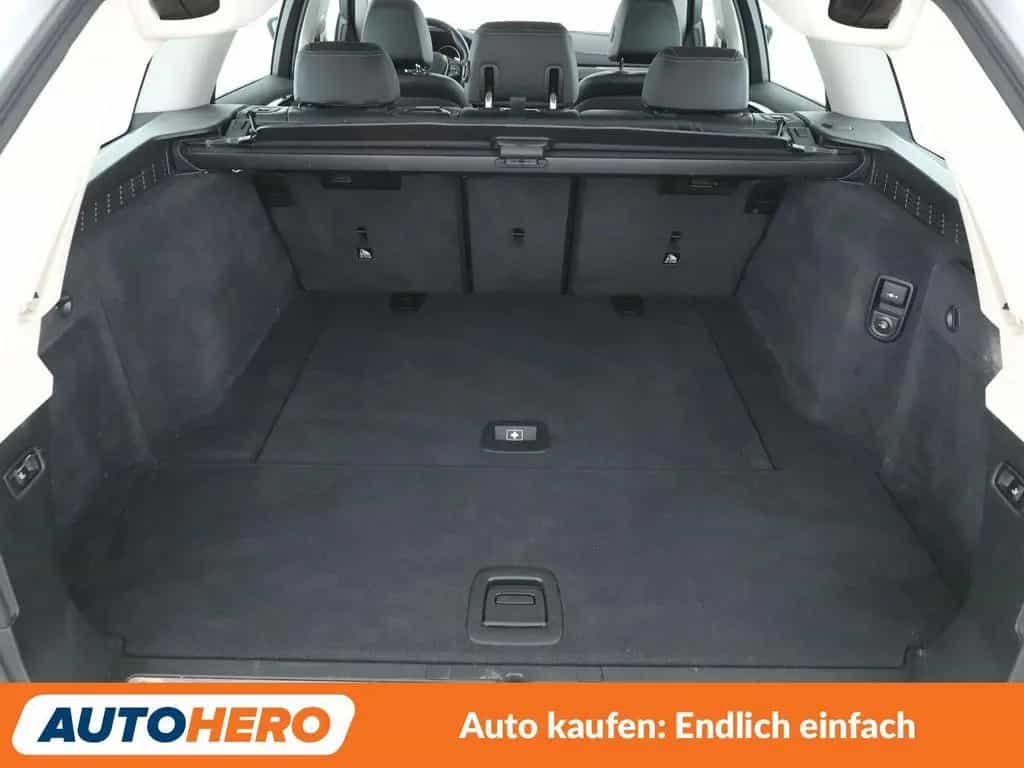 BMW 5 Series 530i Luxury Line Aut.*NAVI*LED*ACC*HUD*360° 02/2018-photo-17