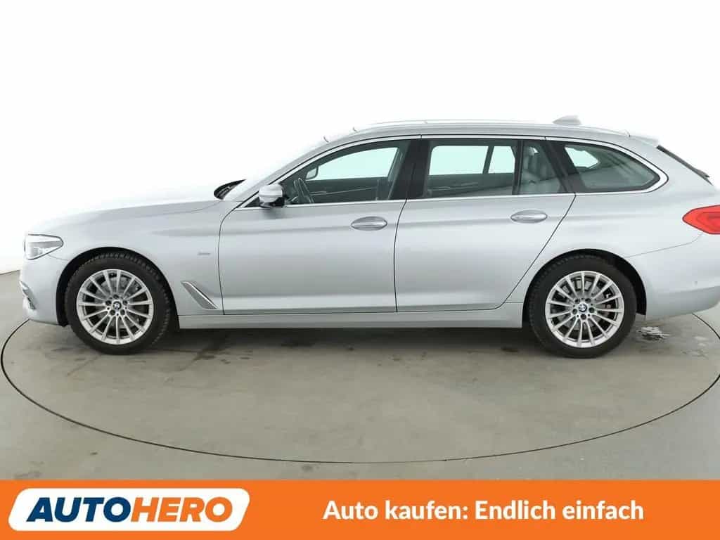 BMW 5 Series 530i Luxury Line Aut.*NAVI*LED*ACC*HUD*360° 02/2018-photo-2