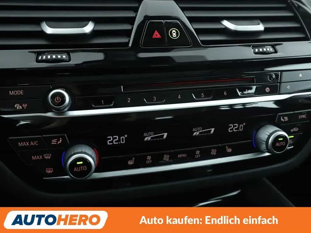BMW 5 Series 530i Luxury Line Aut.*NAVI*LED*ACC*HUD*360° 02/2018-photo-22