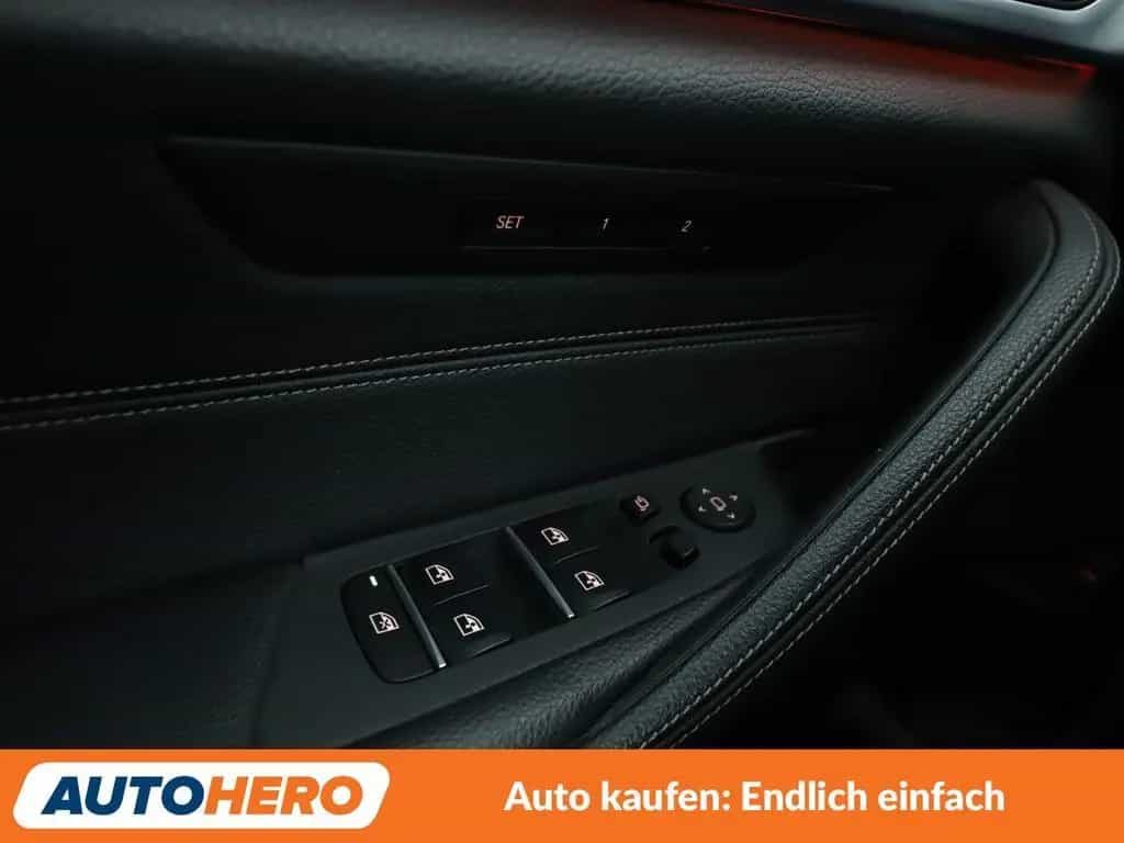 BMW 5 Series 530i Luxury Line Aut.*NAVI*LED*ACC*HUD*360° 02/2018-photo-25