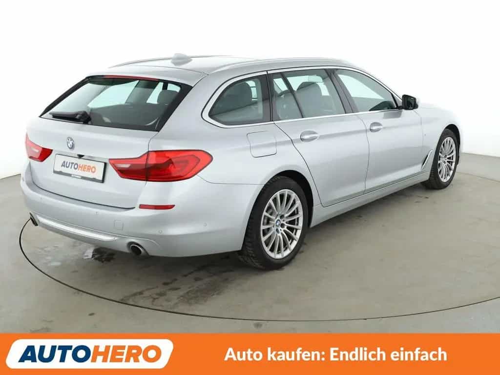 BMW 5 Series 530i Luxury Line Aut.*NAVI*LED*ACC*HUD*360° 02/2018-photo-5