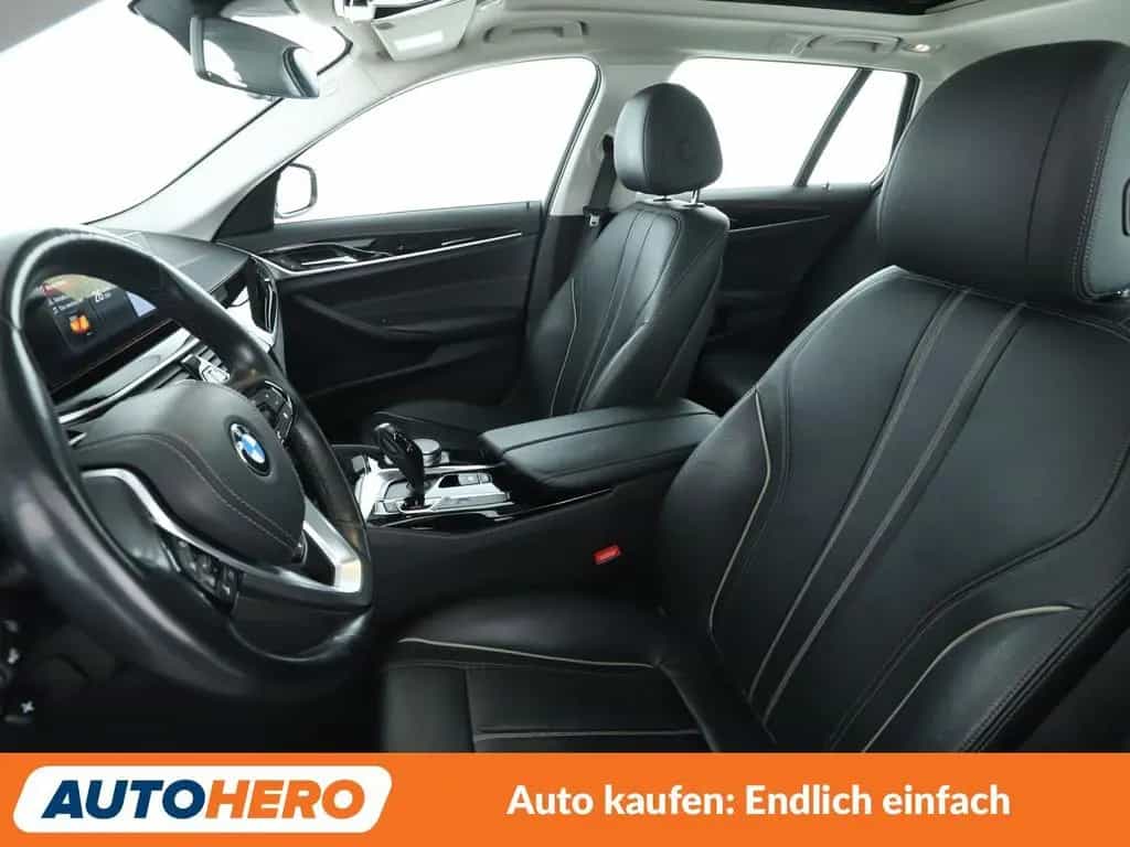 BMW 5 Series 530i Luxury Line Aut.*NAVI*LED*ACC*HUD*360° 02/2018-photo-9