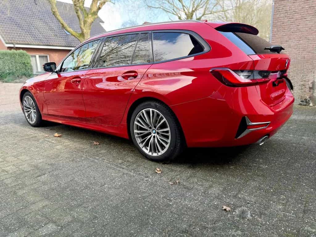 BMW 3 Series 320d xDrive T.,Luxury,AHK,Laser,Leder,Vollaus. 01/2020-photo-1