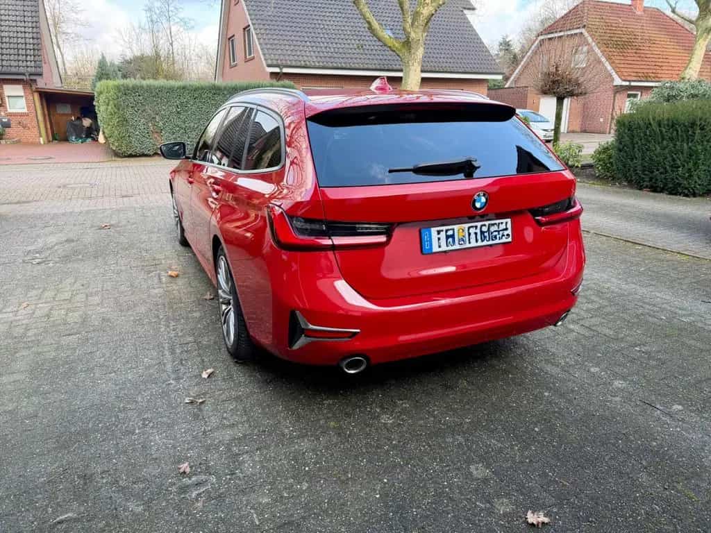 BMW 3 Series 320d xDrive T.,Luxury,AHK,Laser,Leder,Vollaus. 01/2020-photo-2