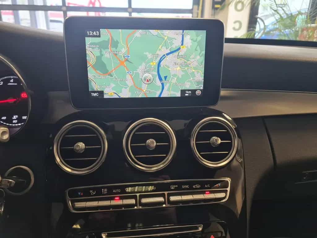 Mercedes-Benz C 250 T / AMG / NAVI / LEDER / PANORAMADACH 06/2017-photo-18