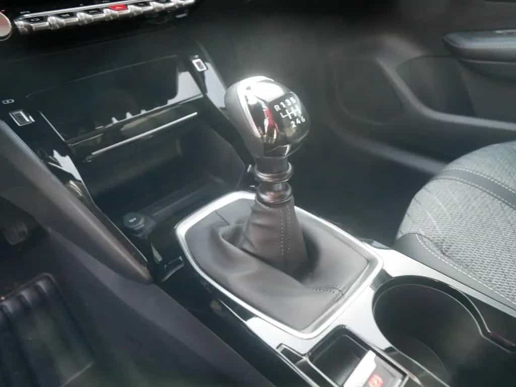 Peugeot 208 ALLURE PureTech 1.2 100 PS MT6 PDC APPLE CAR 11/2025-photo-10