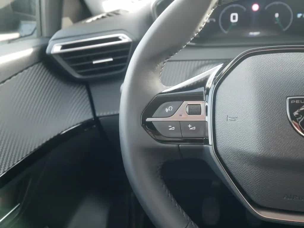 Peugeot 208 ALLURE PureTech 1.2 100 PS MT6 PDC APPLE CAR 11/2025-photo-18