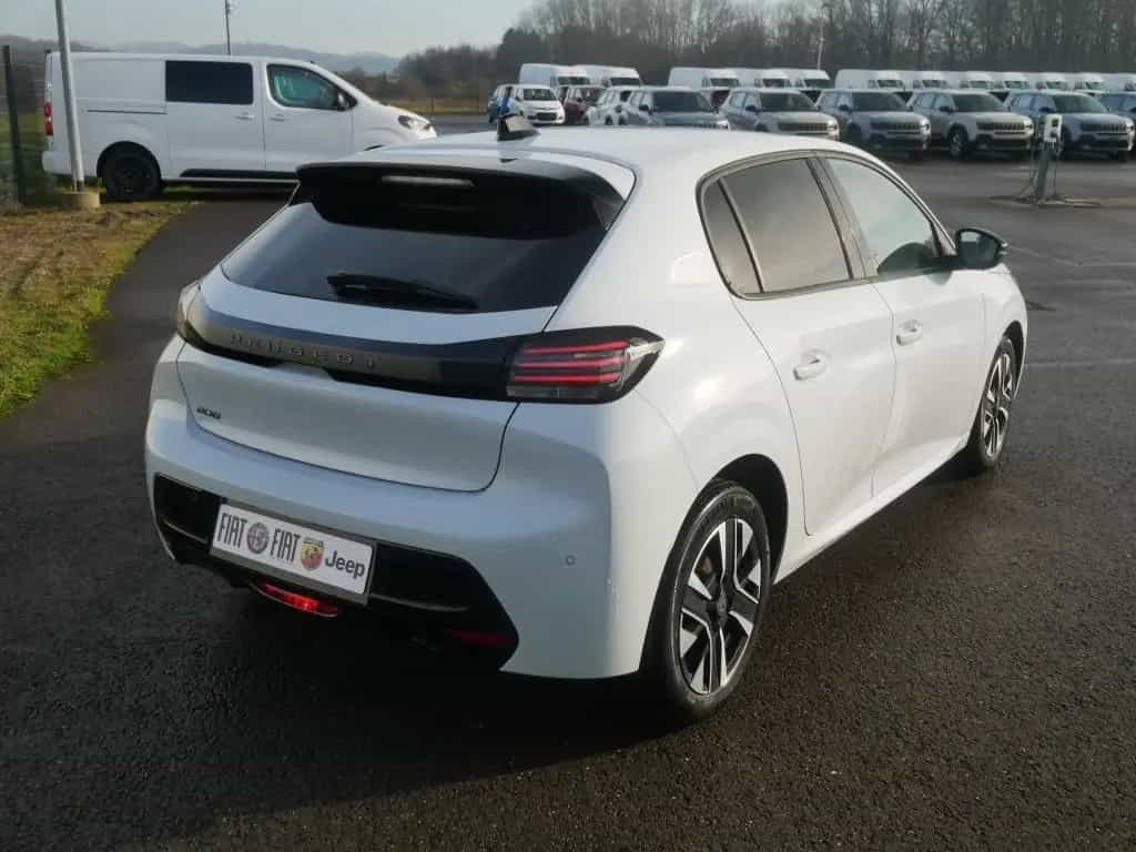 Peugeot 208 ALLURE PureTech 1.2 100 PS MT6 PDC APPLE CAR 11/2025-photo-2