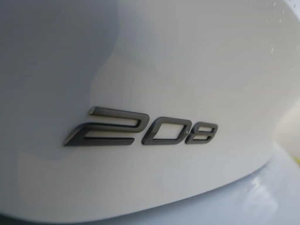 Peugeot 208 ALLURE PureTech 1.2 100 PS MT6 PDC APPLE CAR 11/2025-photo-37