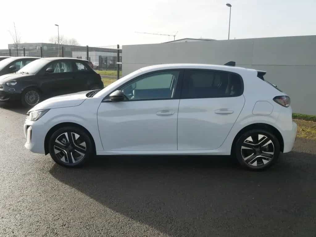 Peugeot 208 ALLURE PureTech 1.2 100 PS MT6 PDC APPLE CAR 11/2025-photo-5