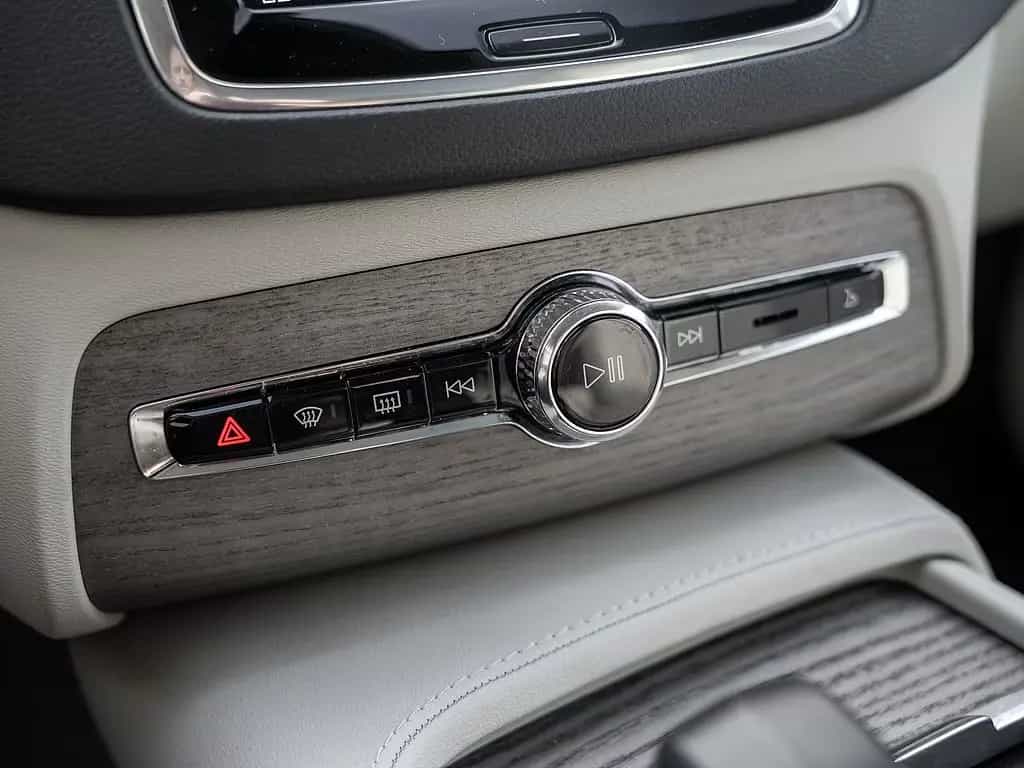 Volvo XC90 B5 AWD Ultimate Dark 11/2022-photo-16