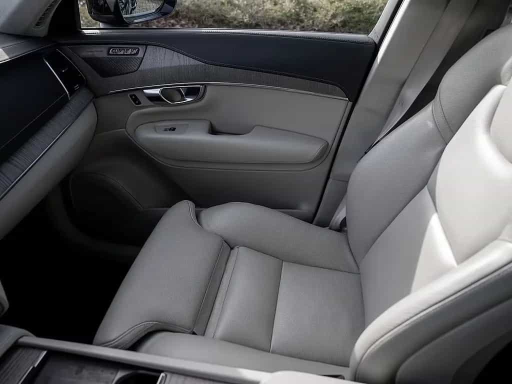 Volvo XC90 B5 AWD Ultimate Dark 11/2022-photo-19