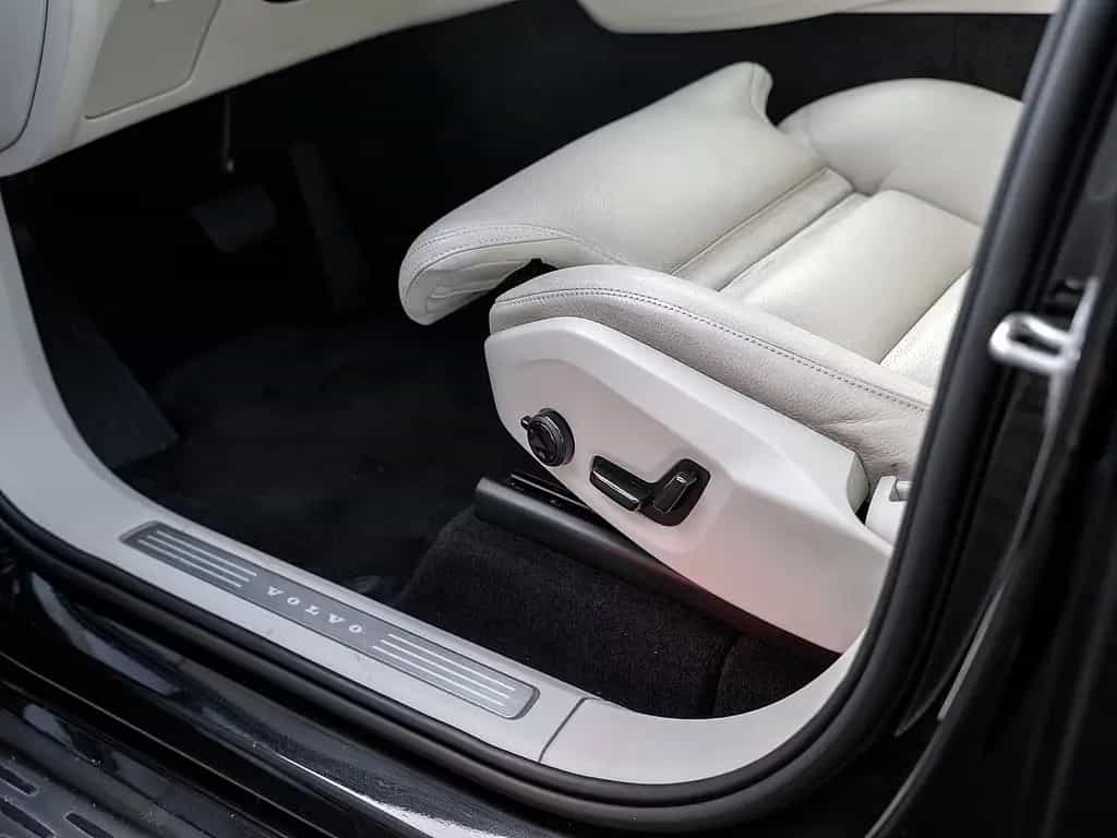 Volvo XC90 B5 AWD Ultimate Dark 11/2022-photo-23