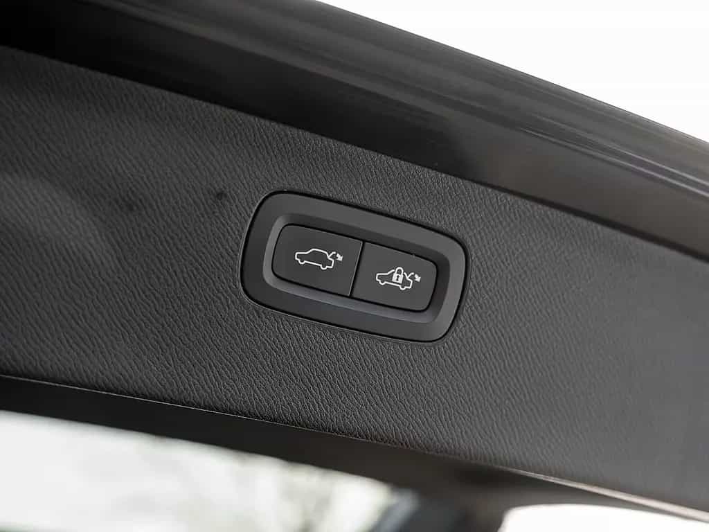 Volvo XC90 B5 AWD Ultimate Dark 11/2022-photo-26