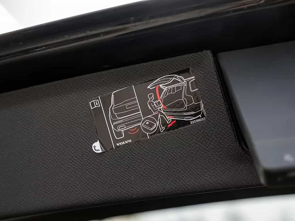 Volvo XC90 B5 AWD Ultimate Dark 11/2022-photo-27