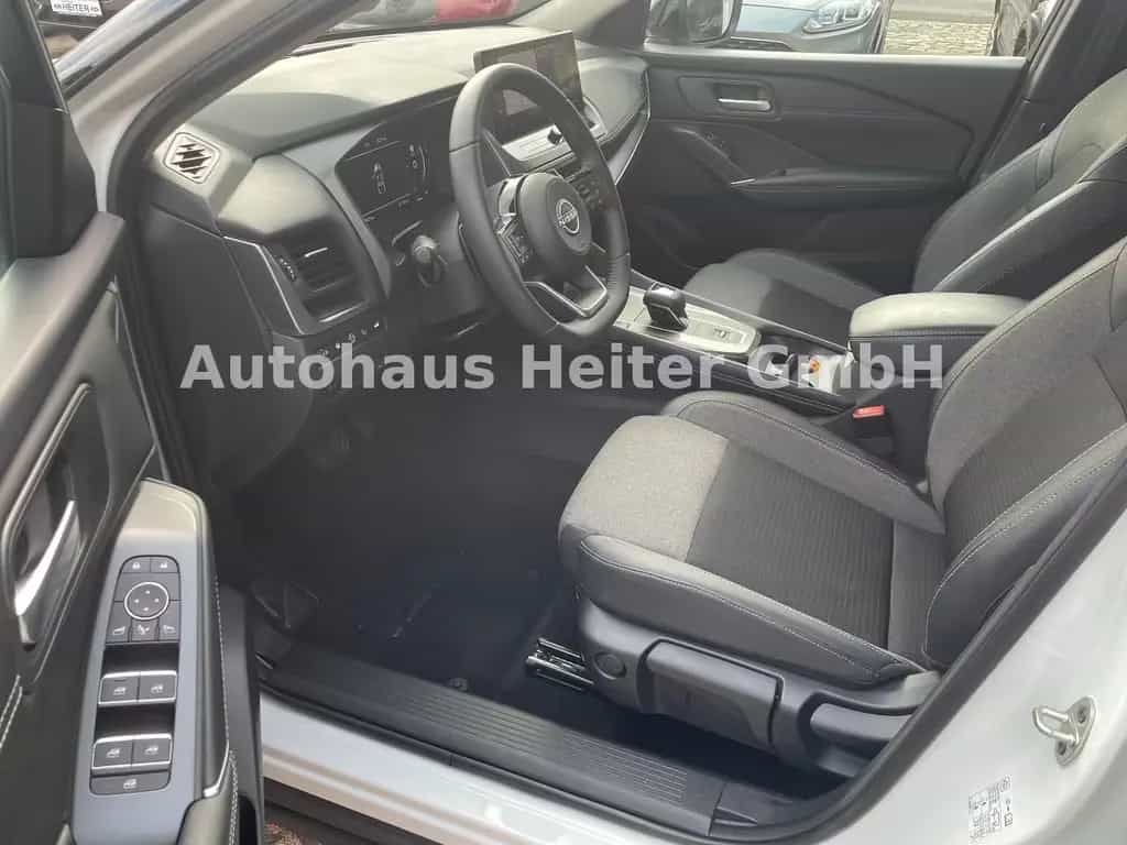 Nissan Qashqai 1.3 MHEV N-Connecta / 360°+HUD 06/2025-photo-16