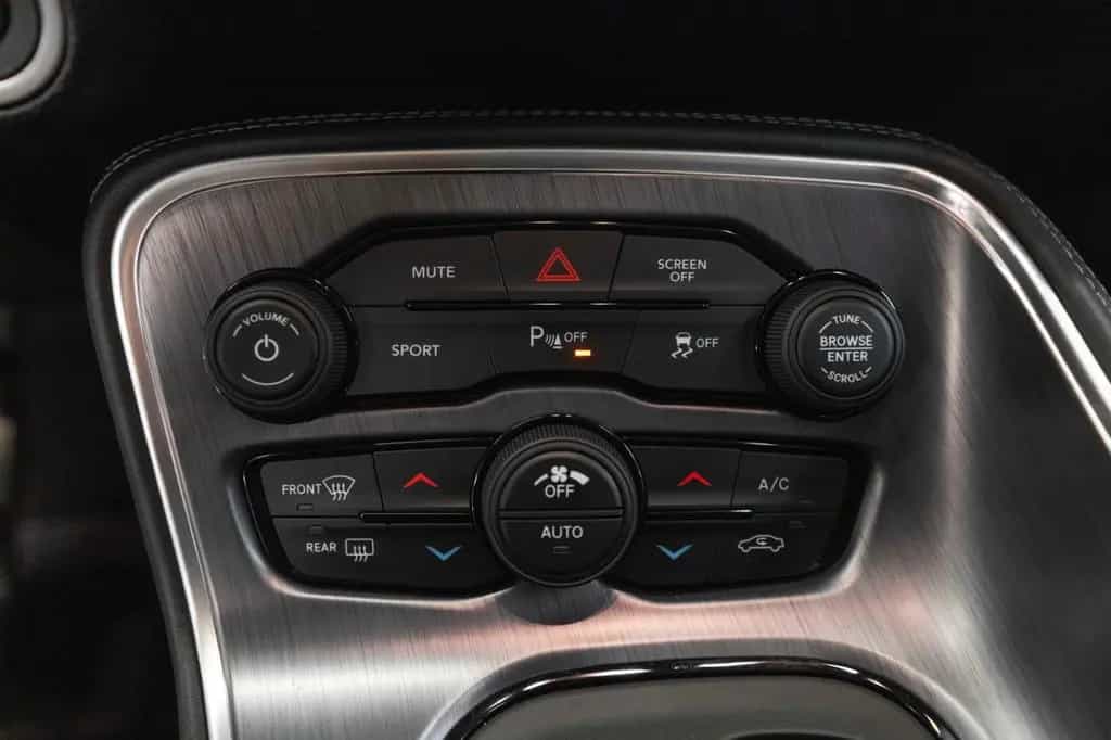 Dodge Challenger 3,6L SXT ALPINE KAM CARPLAY M+S 11/2018-photo-17