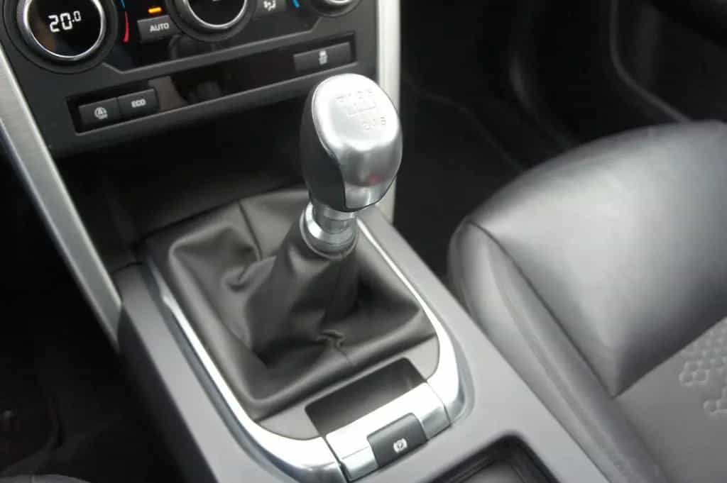 Land Rover Discovery Sport SE *NAVI*KAMERA*SHZ*PANO*8FACH* 12/2018-photo-17