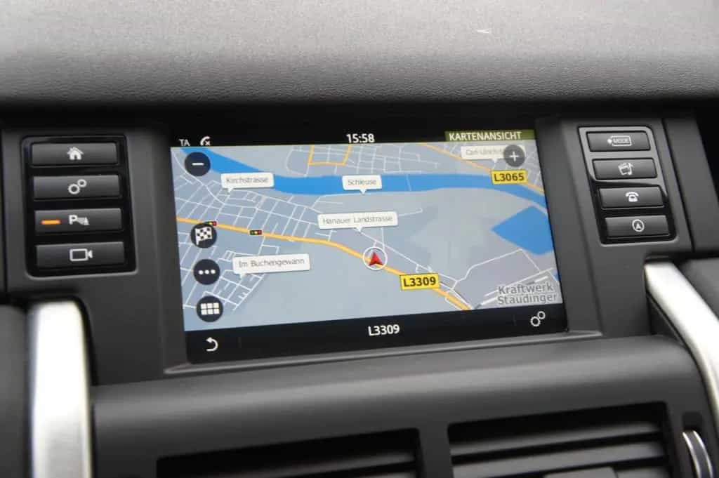 Land Rover Discovery Sport SE *NAVI*KAMERA*SHZ*PANO*8FACH* 12/2018-photo-18