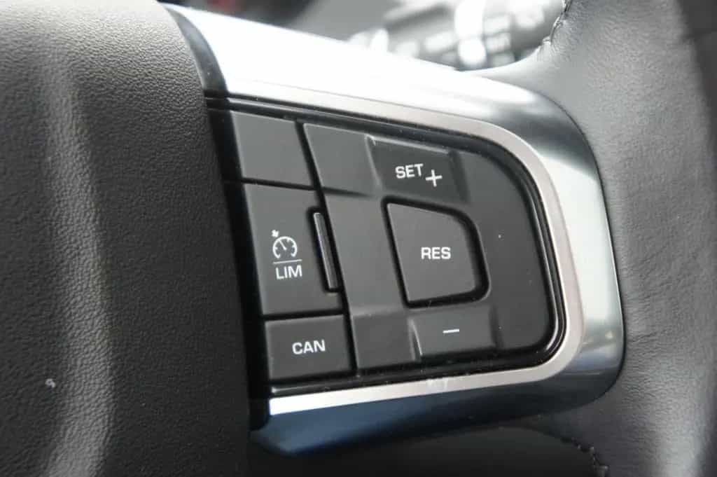 Land Rover Discovery Sport SE *NAVI*KAMERA*SHZ*PANO*8FACH* 12/2018-photo-20