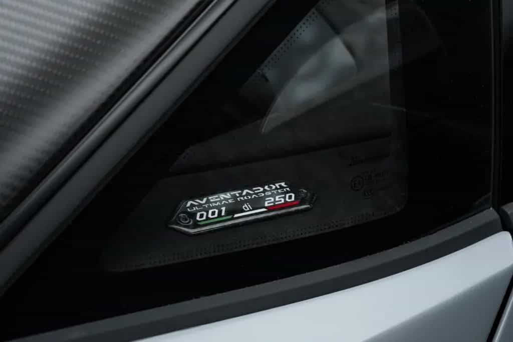 Lamborghini Aventador Ultimae Roadster FULL CARBON/WARRANTY 07/2022-photo-10