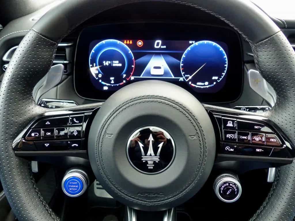 Maserati Grecale Modena*Head-Up*Leder*Pano*360°Kamera*ACC 08/2025-photo-17