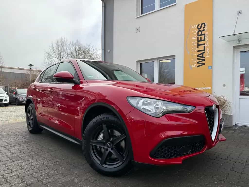Alfa Romeo Stelvio Business  =AHK-Navi-SHZ-Abstands.Tempo 04/2019-photo-0