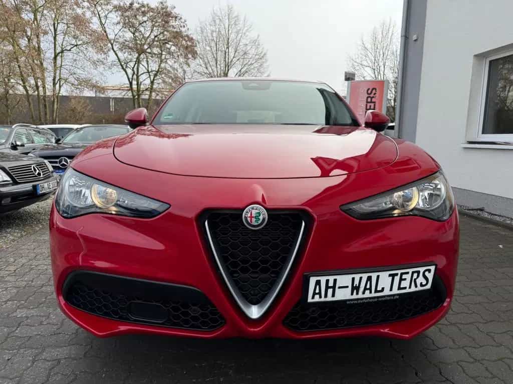 Alfa Romeo Stelvio Business  =AHK-Navi-SHZ-Abstands.Tempo 04/2019-photo-1