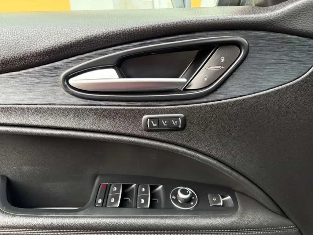 Alfa Romeo Stelvio Business  =AHK-Navi-SHZ-Abstands.Tempo 04/2019-photo-15