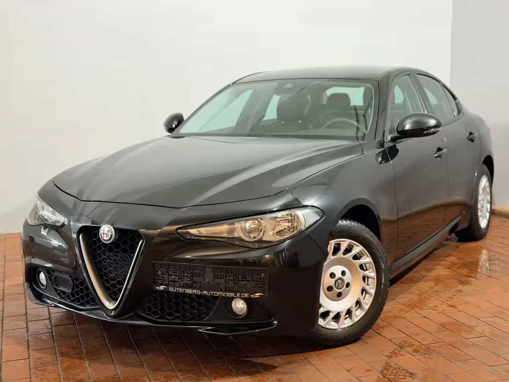 Alfa Romeo Giulia Super Automatik Leder Tempomat Ahk 07/2019-photo-0