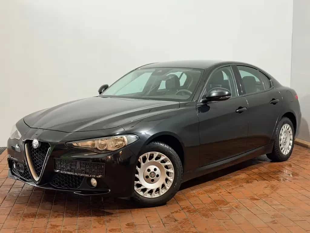 Alfa Romeo Giulia Super Automatik Leder Tempomat Ahk 07/2019-photo-1