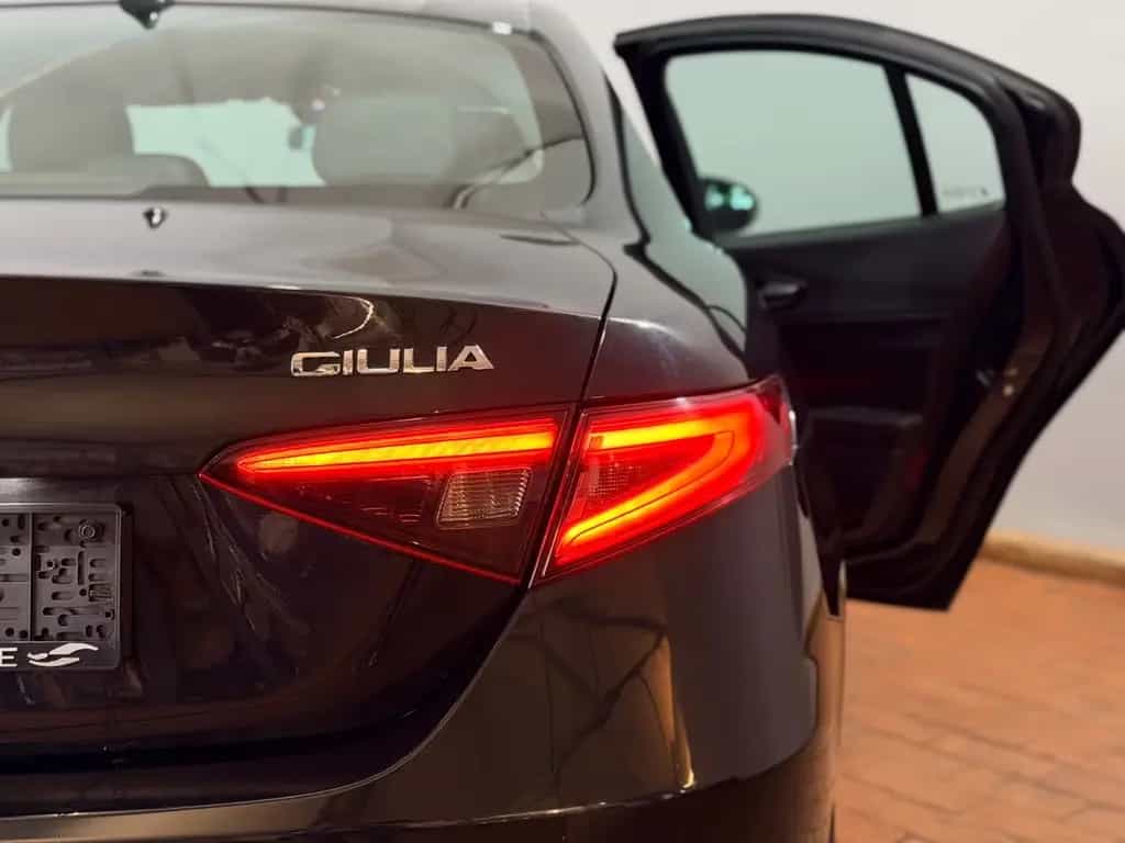 Alfa Romeo Giulia Super Automatik Leder Tempomat Ahk 07/2019-photo-11