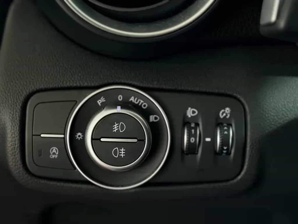 Alfa Romeo Giulia Super Automatik Leder Tempomat Ahk 07/2019-photo-35